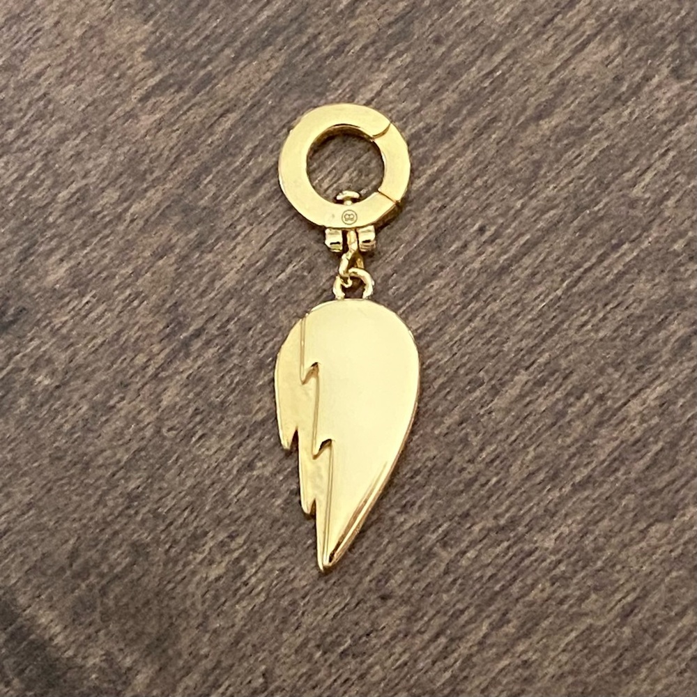 💥HOST PICK💥 Gorjana 18K Gold Plated Heartbreaker Charm NWT